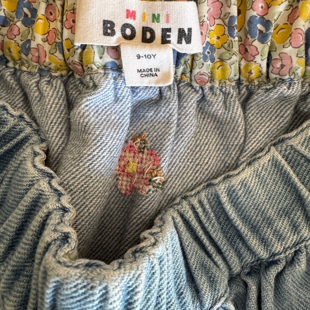 Mini Boden Embroidered Denim Skirt with Floral Accents, Girls size 9/10. - Picture 3 of 3